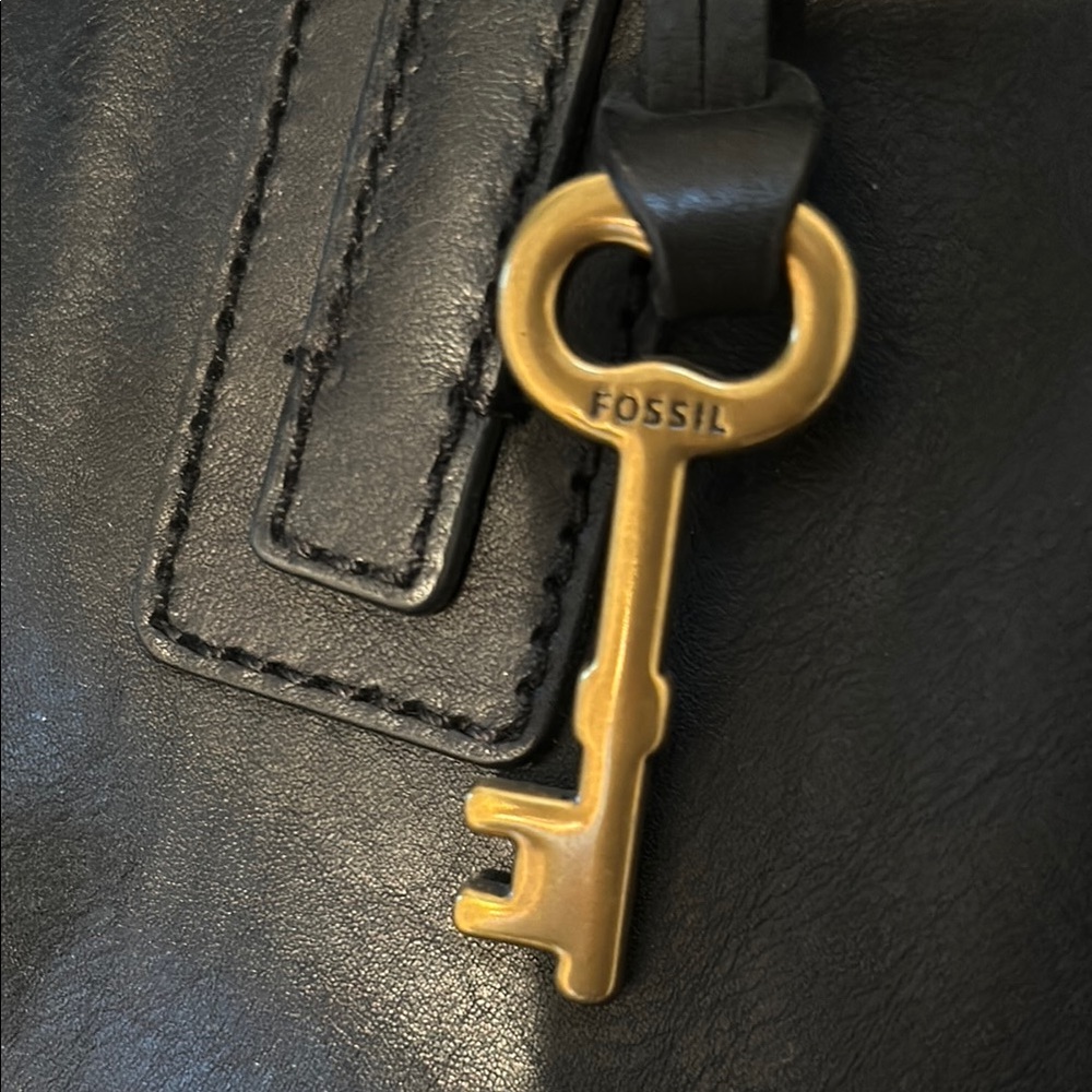 NEW Fossil Emma Laptop Bag Sleek Black Leather Briefcase with Versatile straps - Picture 4 of 7